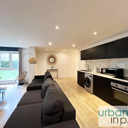 Urban Flat 182 - Spacious 4 Bedroom Flat In Paris