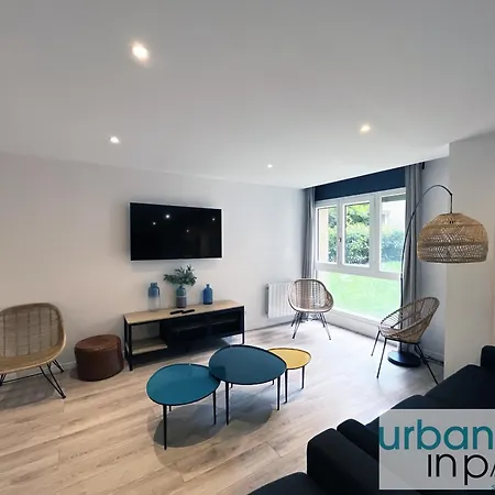 Lejlighed Urban Flat 182 - Spacious 4 Bedroom Flat In