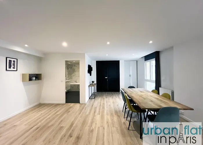 Urban Flat 182 - Spacious 4 Bedroom Flat In *